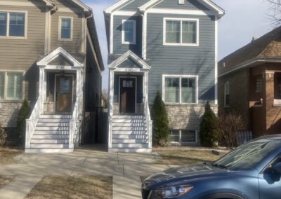 5742 W Ainslie – Chicago