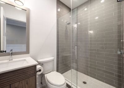 709 Elmore 16